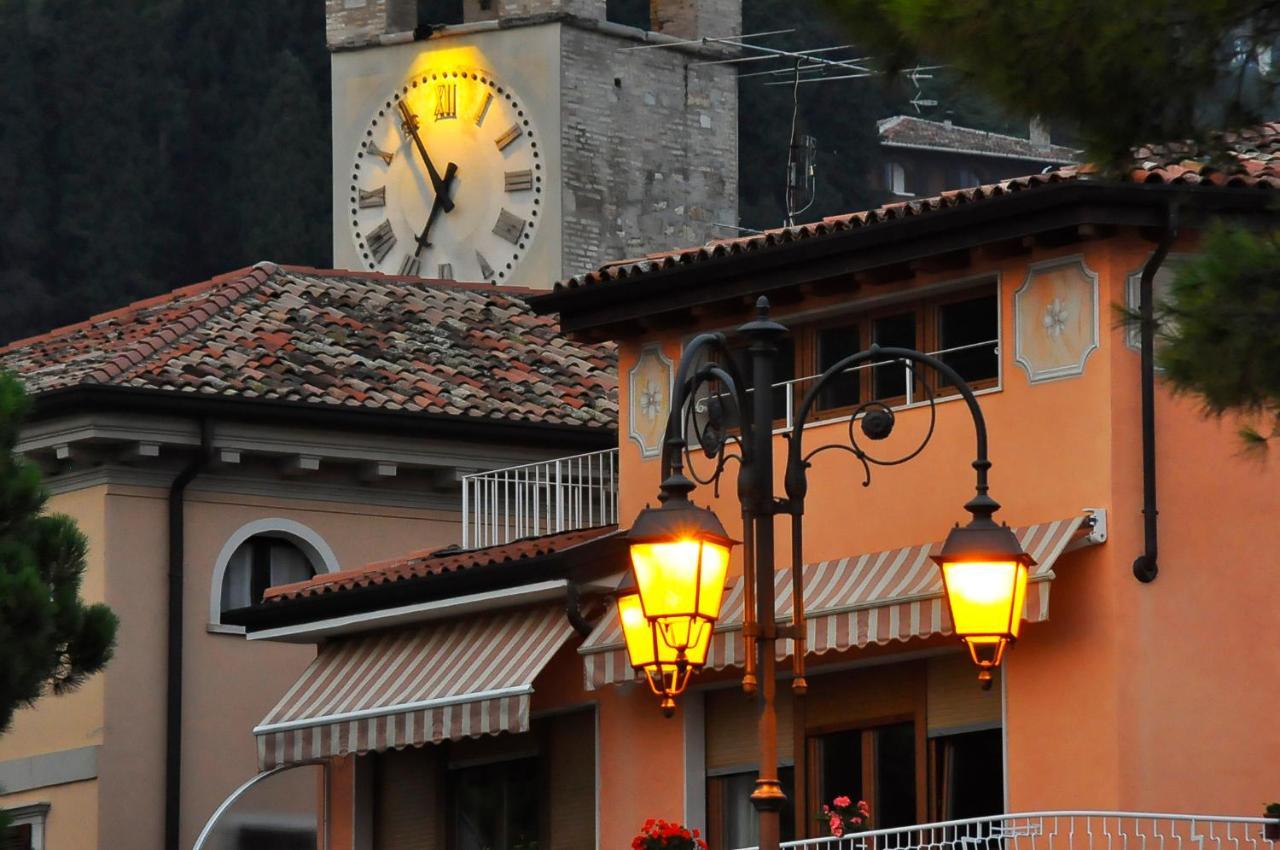 Albergo Meuble Olivi Toscolano Maderno Εξωτερικό φωτογραφία