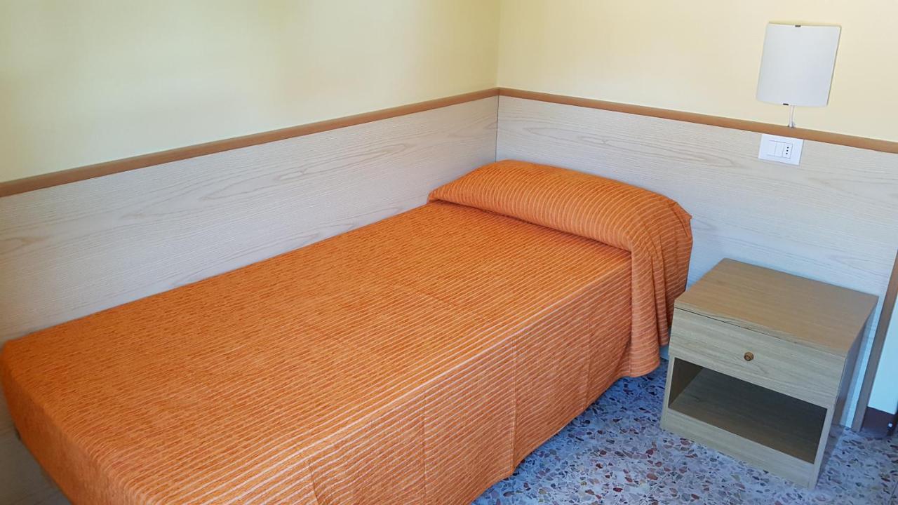 Albergo Meuble Olivi Toscolano Maderno Εξωτερικό φωτογραφία