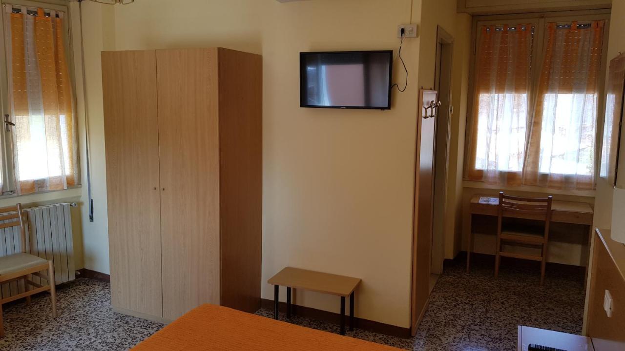 Albergo Meuble Olivi Toscolano Maderno Εξωτερικό φωτογραφία
