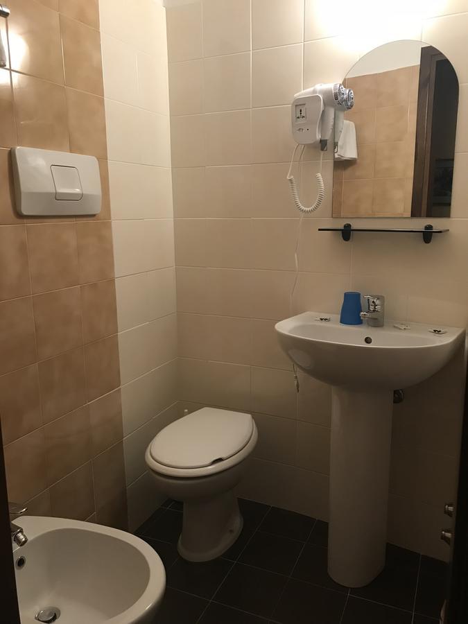Albergo Meuble Olivi Toscolano Maderno Εξωτερικό φωτογραφία
